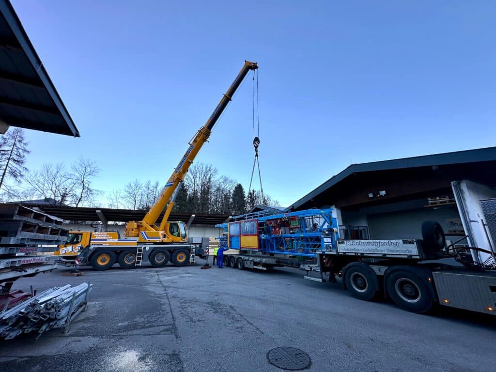 Abbundanlage wird auf dem LKZ geladen